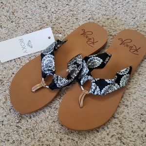 New Roxy slippers